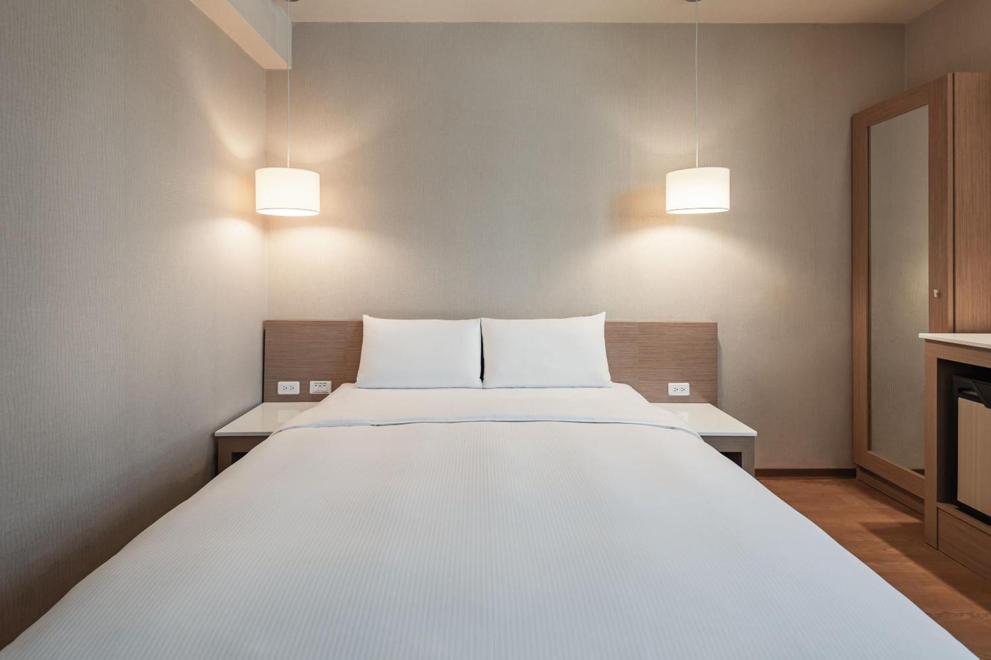 Kindness Hotel - Kaohsiung Main Station Phòng bức ảnh