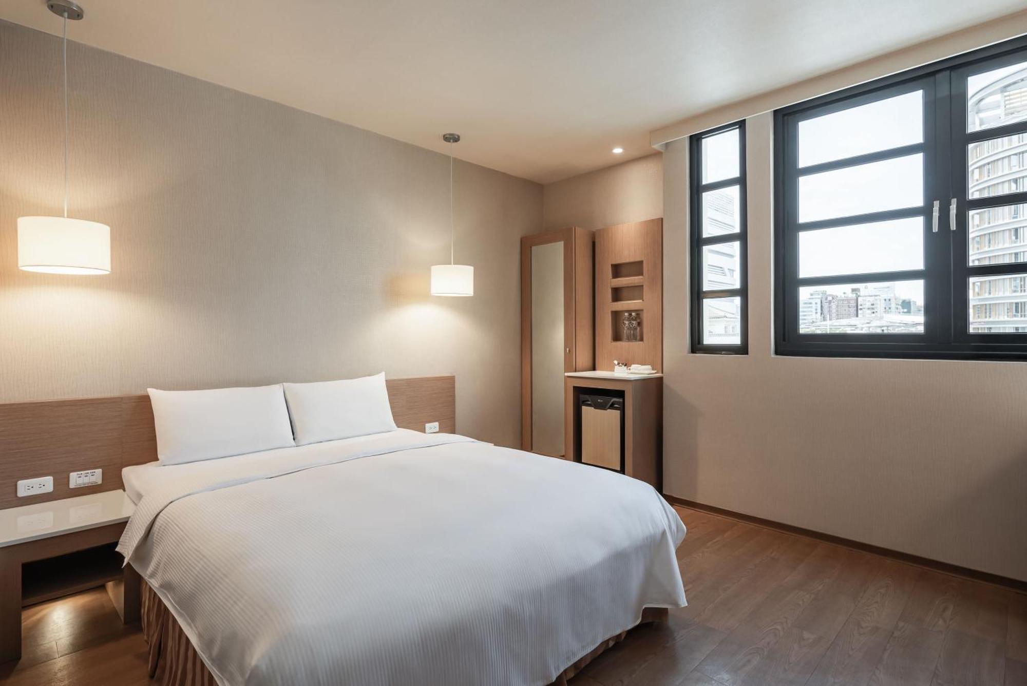 Kindness Hotel - Kaohsiung Main Station Phòng bức ảnh