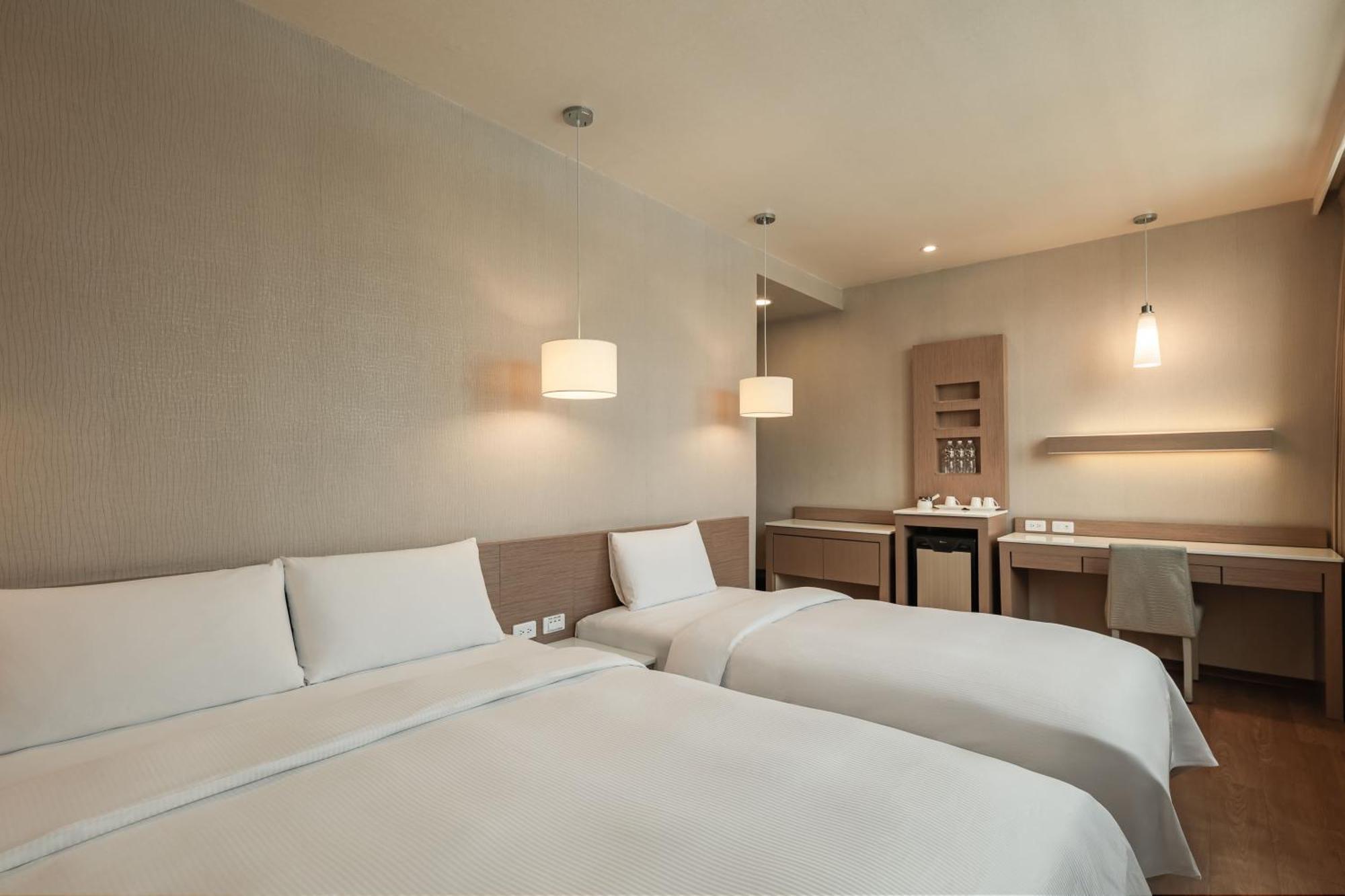 Kindness Hotel - Kaohsiung Main Station Phòng bức ảnh