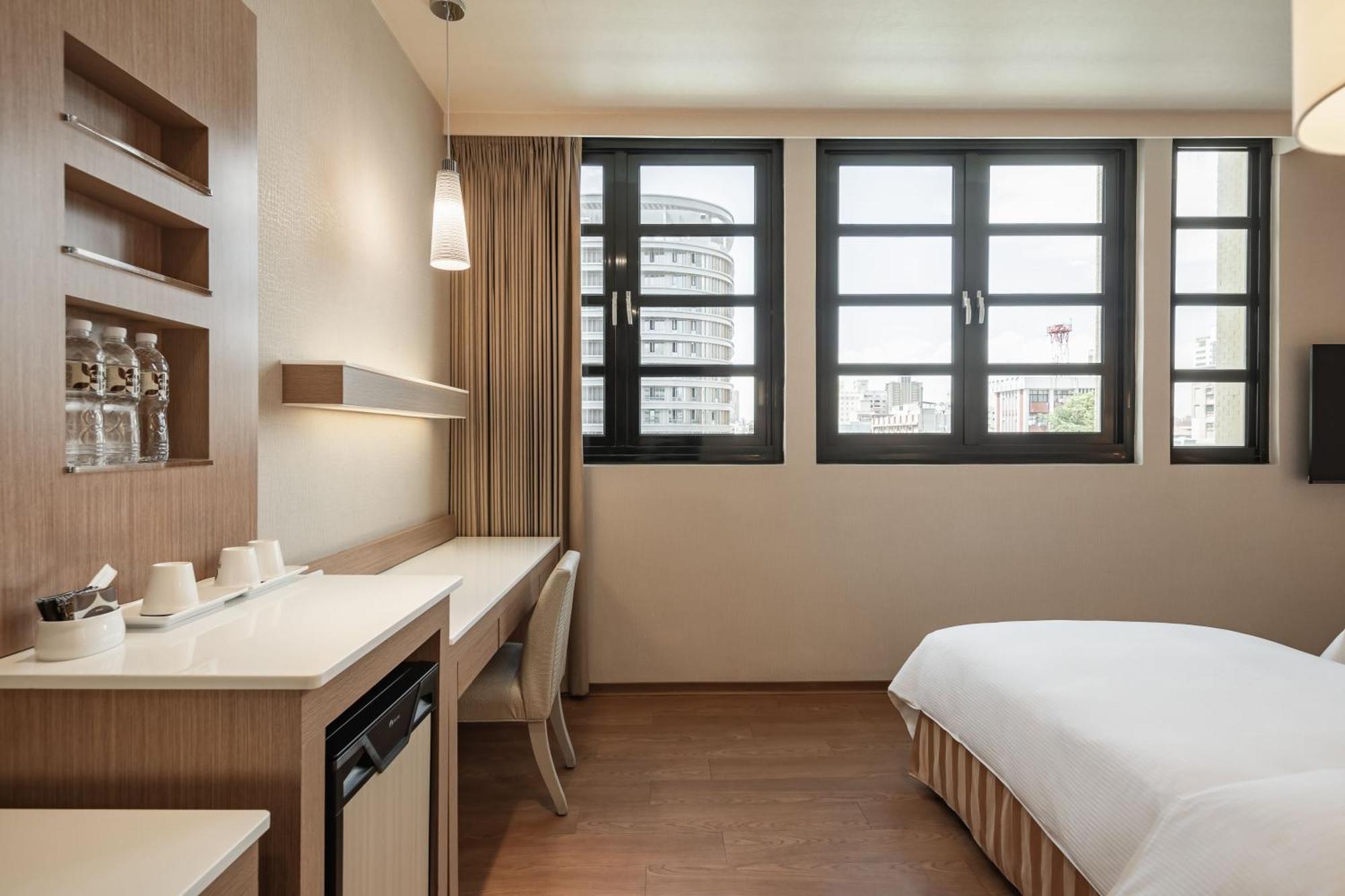 Kindness Hotel - Kaohsiung Main Station Phòng bức ảnh