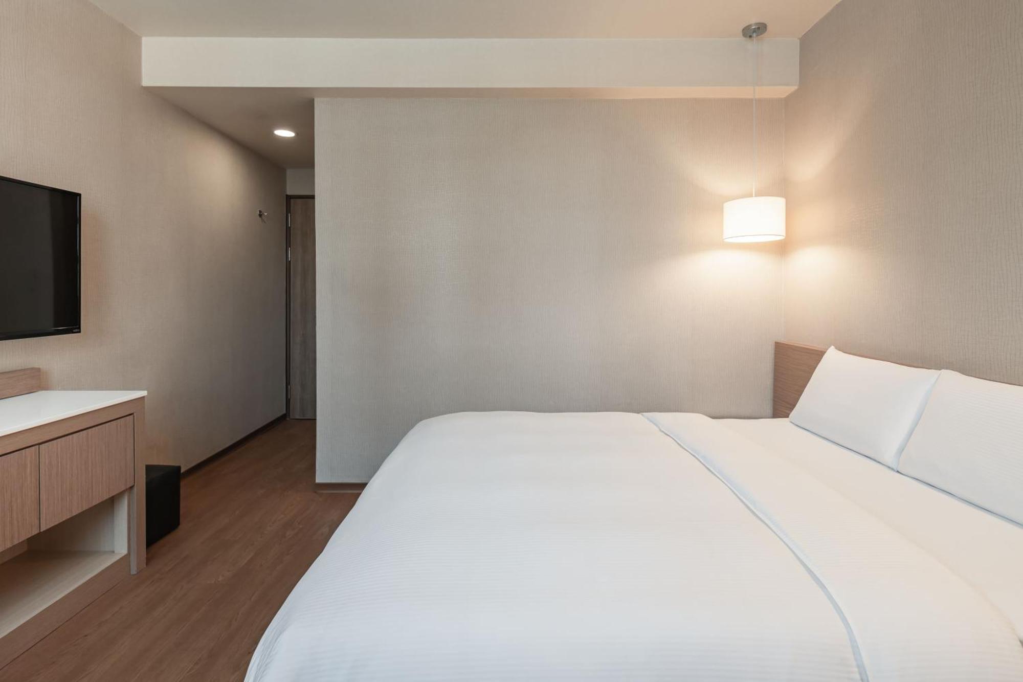 Kindness Hotel - Kaohsiung Main Station Phòng bức ảnh