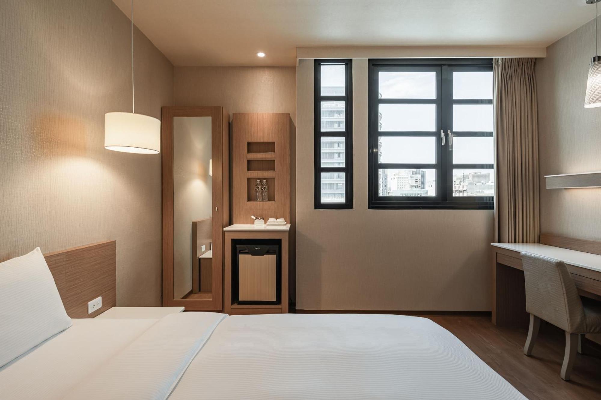 Kindness Hotel - Kaohsiung Main Station Phòng bức ảnh