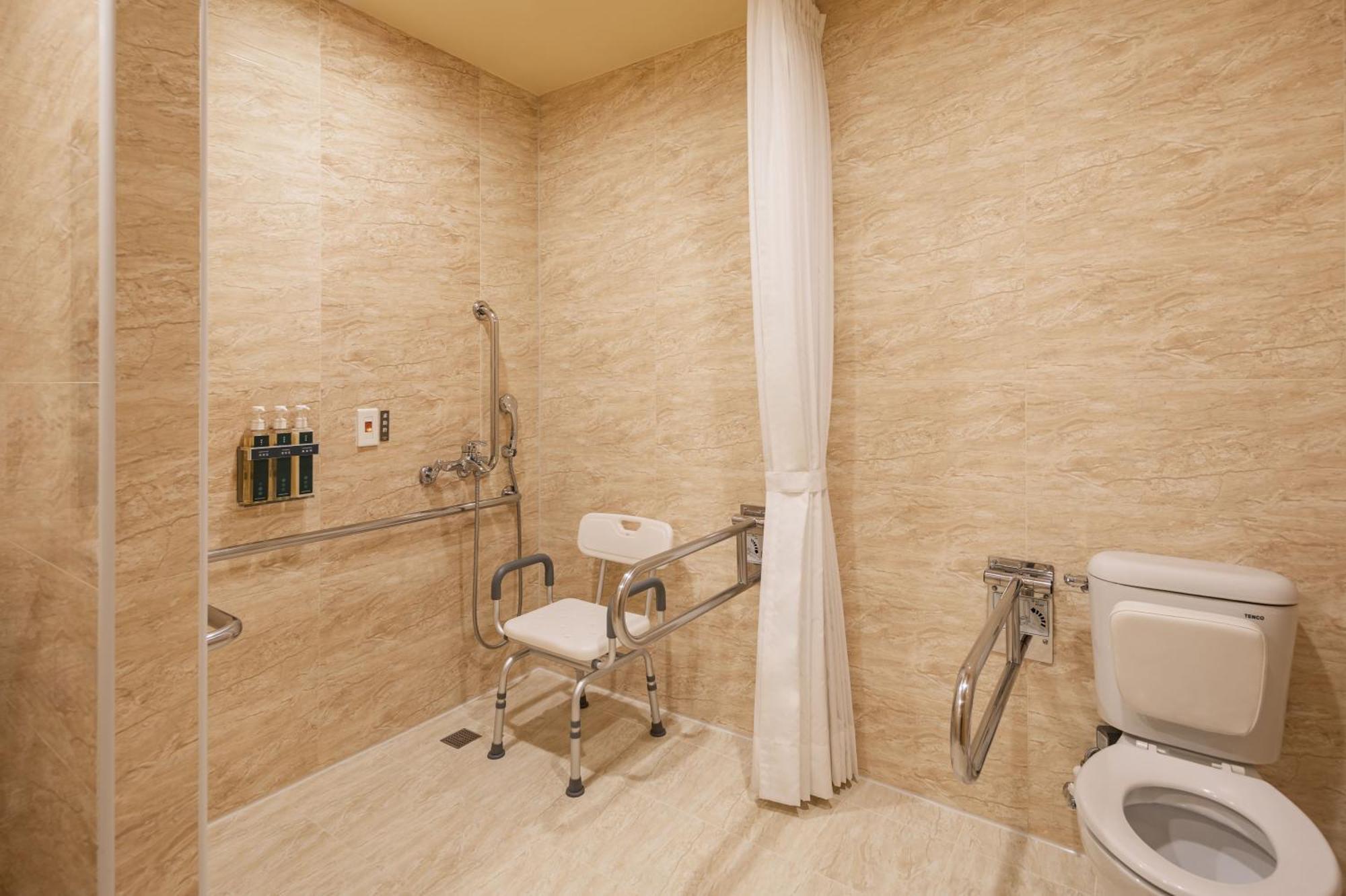 Kindness Hotel - Kaohsiung Main Station Phòng bức ảnh