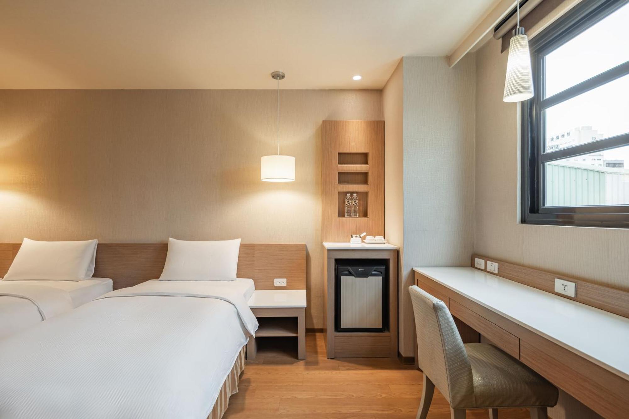 Kindness Hotel - Kaohsiung Main Station Phòng bức ảnh