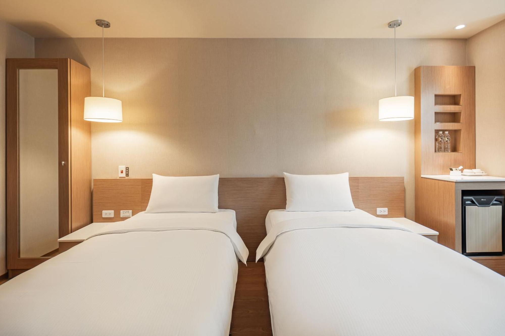 Kindness Hotel - Kaohsiung Main Station Phòng bức ảnh