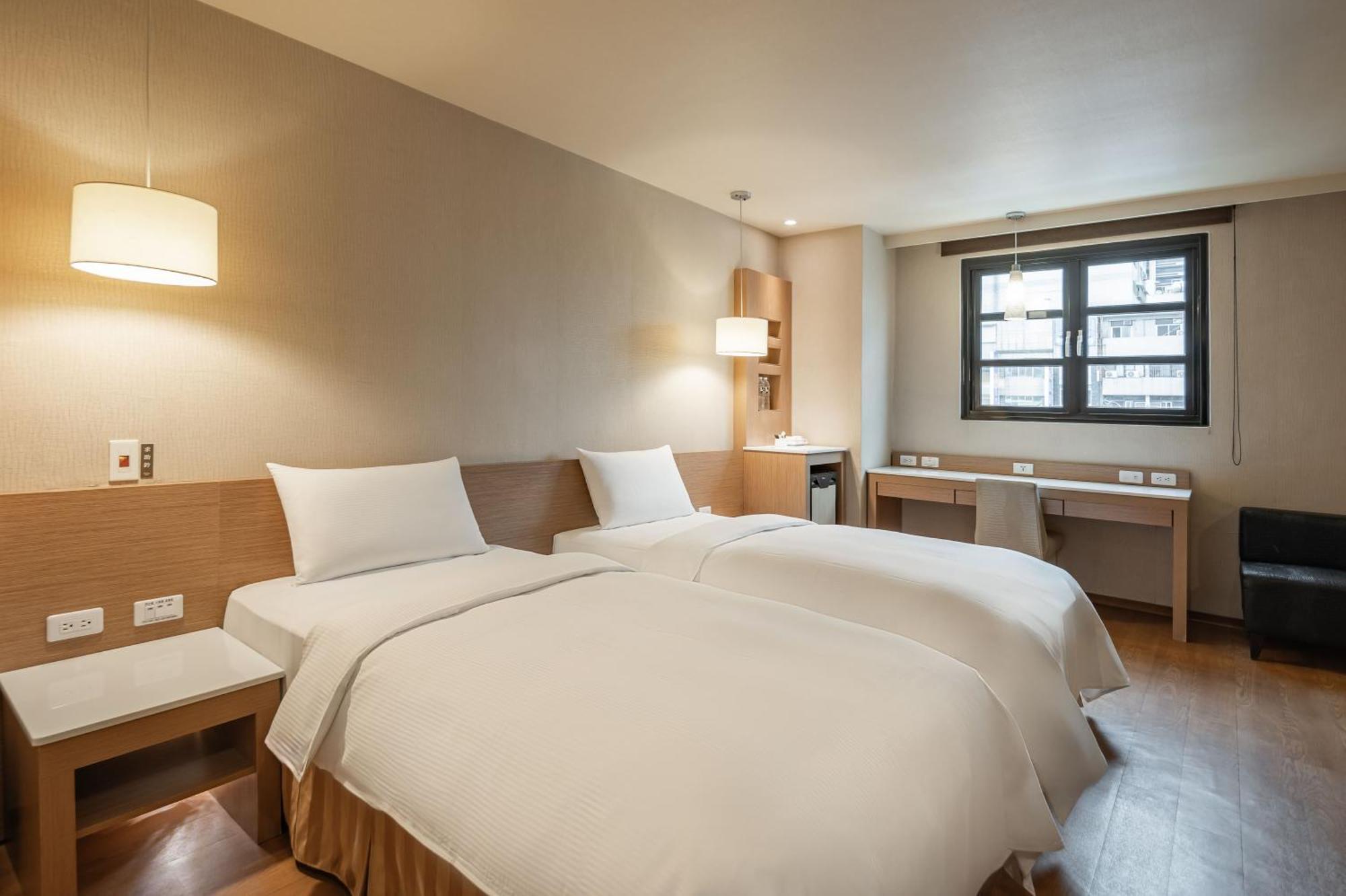 Kindness Hotel - Kaohsiung Main Station Phòng bức ảnh