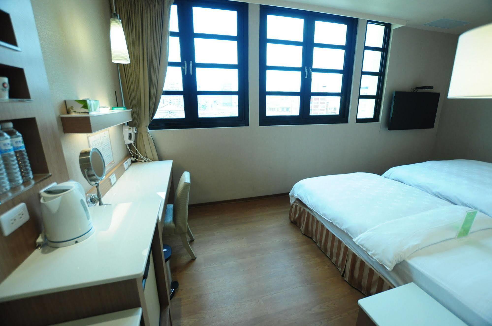 Kindness Hotel - Kaohsiung Main Station Ngoại thất bức ảnh